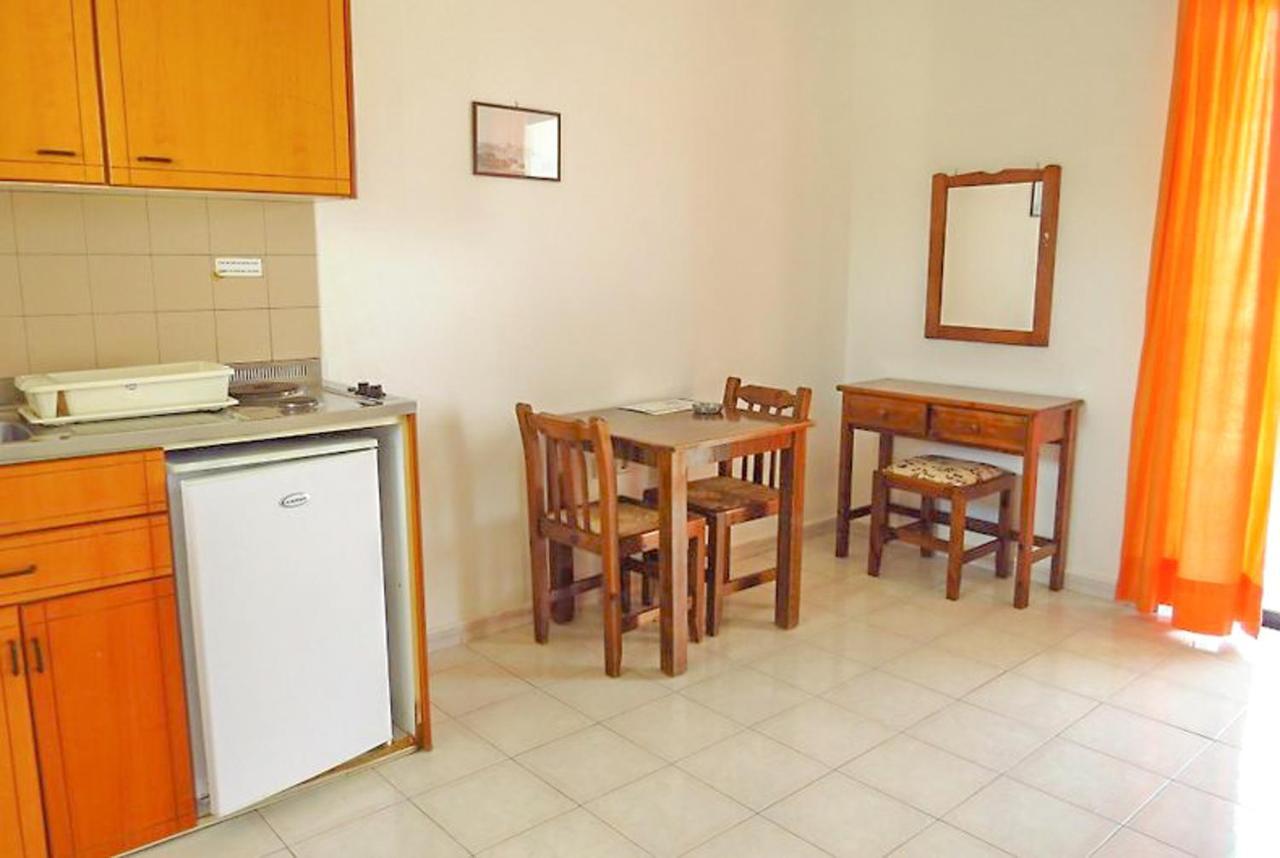Debbi Appartments And Hotel Ialisos Exterior foto
